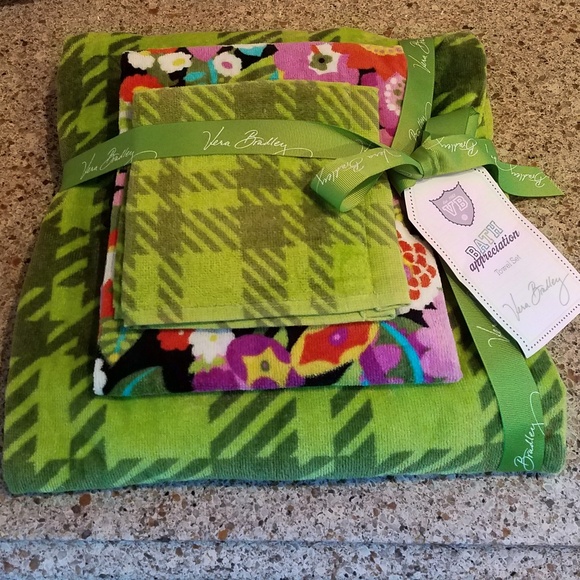 Vera Bradley Other - Vera Bradley 3 Piece Towel Set (New)